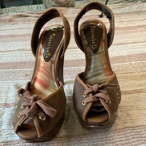 Fahrenheit Brown Tie 5in Heels  (6-1/2)